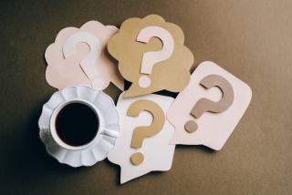 Questions ménage à domicile : choix, prix, absences